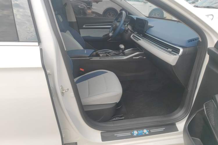 Used Geely Auto Emgrand 2022 4th Generation 1.5L CVT Flagship Model Right Front Seat