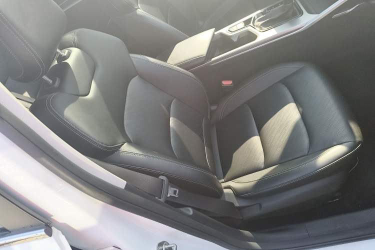 Used Geely Auto Emgrand 2022 4th Generation 1.5L CVT Luxury Model Right Front Seat