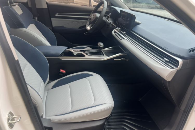 Used Geely Auto Emgrand 2022 4th Generation 1.5L CVT Flagship Model Right Front Seat