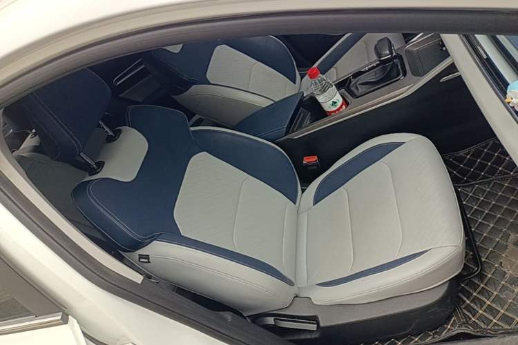 Used Geely Auto Emgrand 2022 4th Generation 1.5L CVT Flagship Model Right Front Seat