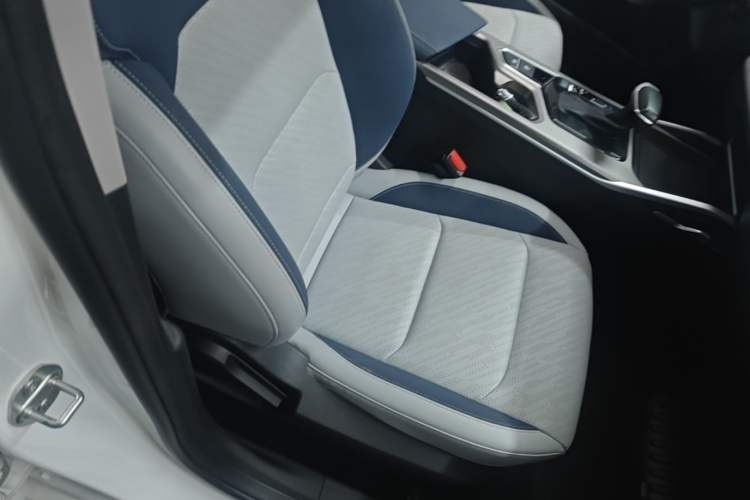 Used Geely Auto Emgrand 2022 4th Generation 1.5L CVT Flagship Model Right Front Seat