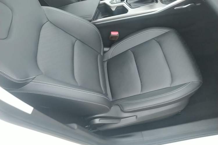 Used Geely Auto Emgrand 2022 4th Generation 1.5L CVT Luxury Model Right Front Seat