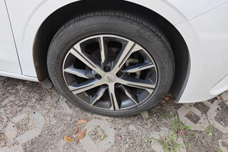Used Geely Auto Emgrand 2022 4th Generation 1.5L CVT Luxury Model Right Front Wheel Hub