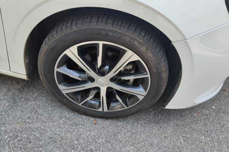 Used Geely Auto Emgrand 2022 4th Generation 1.5L CVT Luxury Model Right Front Wheel Hub