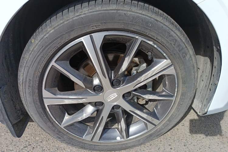 Used Geely Auto Emgrand 2022 4th Generation 1.5L CVT Luxury Model Right Front Wheel Hub