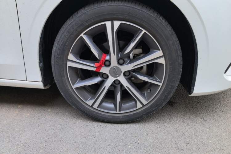 Used Geely Auto Emgrand 2022 4th Generation 1.5L CVT Luxury Model Right Front Wheel Hub