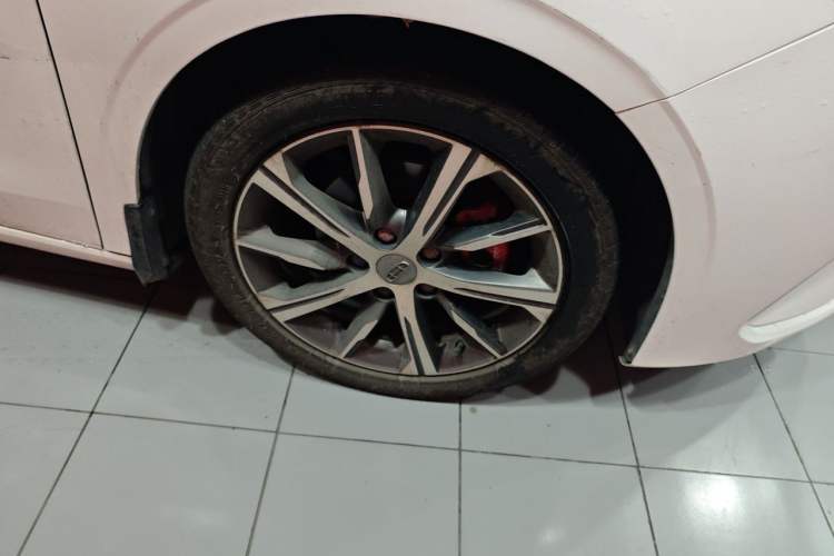 Used Geely Auto Emgrand 2022 4th Generation 1.5L CVT Luxury Model Right Front Wheel Hub