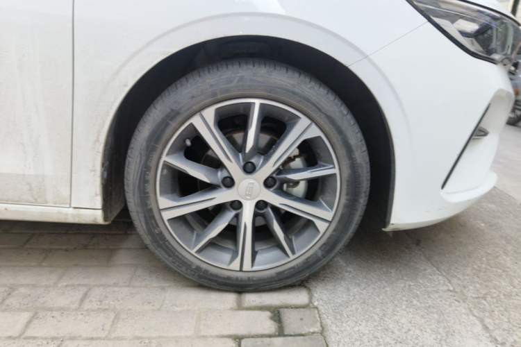Used Geely Auto Emgrand 2022 4th Generation 1.5L CVT Luxury Model Right Front Wheel Hub