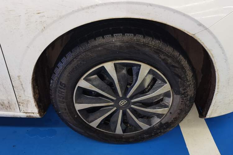 Used Geely Auto Emgrand 2022 4th Generation 1.5L Manual Asian Games Edition Right Front Wheel Hub