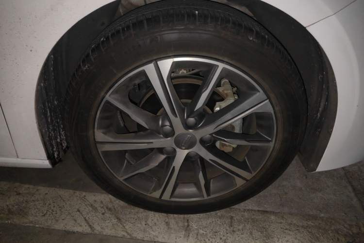 Used Geely Auto Emgrand 2022 4th Generation 1.5L CVT Luxury Model Right Front Wheel Hub