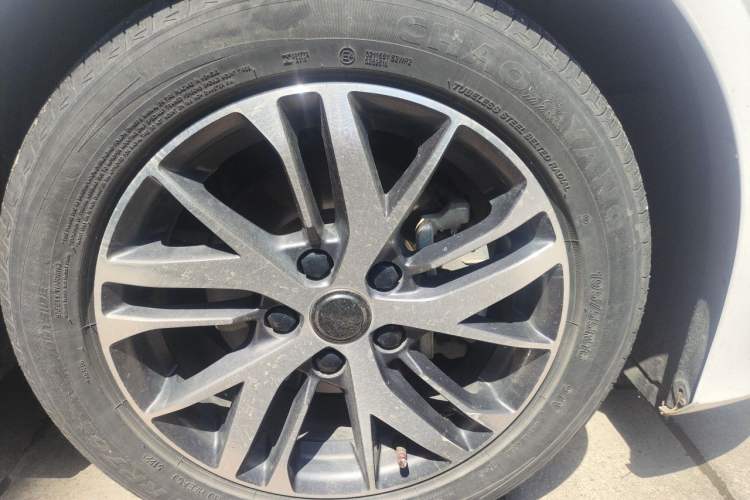 Used Geely Auto Emgrand 2022 4th Generation 1.5L CVT Flagship Model Right Front Wheel Hub
