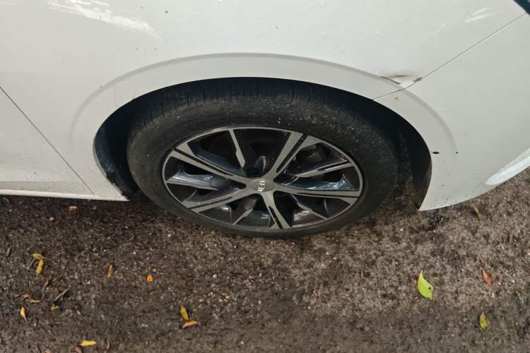 Used Geely Auto Emgrand 2022 4th Generation 1.5L CVT Luxury Model Right Front Wheel Hub