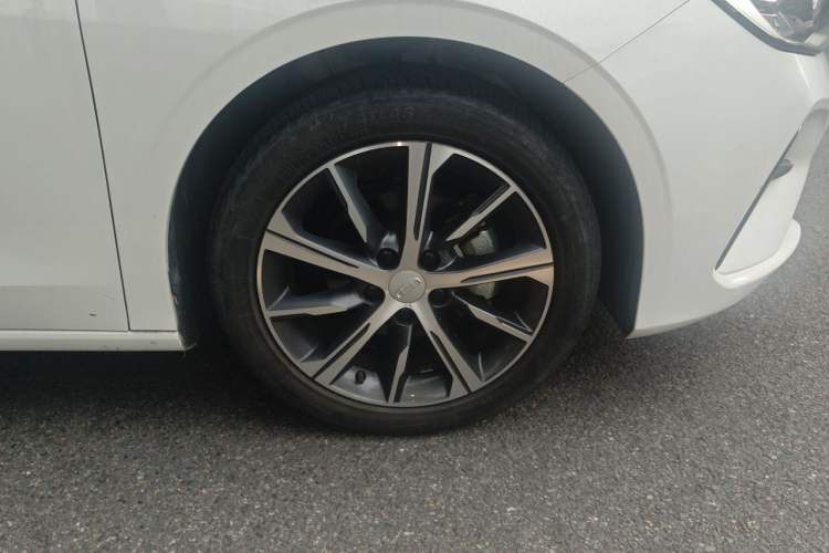 Used Geely Auto Emgrand 2022 4th Generation 1.5L CVT Luxury Model Right Front Wheel Hub