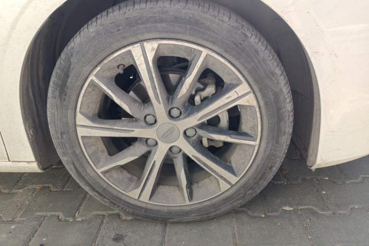 Used Geely Auto Emgrand 2022 4th Generation 1.5L CVT Luxury Model Right Front Wheel Hub