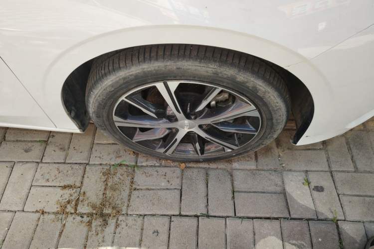 Used Geely Auto Emgrand 2022 4th Generation 1.5L CVT Luxury Model Right Front Wheel Hub