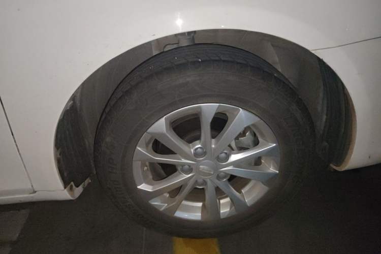 Used Geely Auto Emgrand 2022 4th Generation 1.5L CVT Elite Model Right Front Wheel Hub