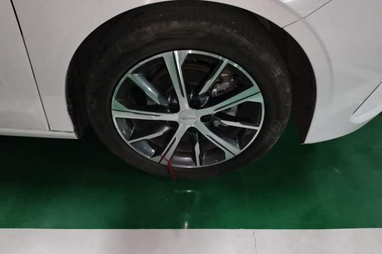 Used Geely Auto Emgrand 2022 4th Generation 1.5L CVT Luxury Model Right Front Wheel Hub