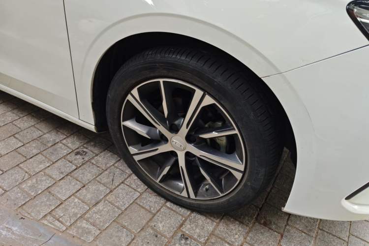 Used Geely Auto Emgrand 2022 4th Generation 1.5L CVT Luxury Model Right Front Wheel Hub