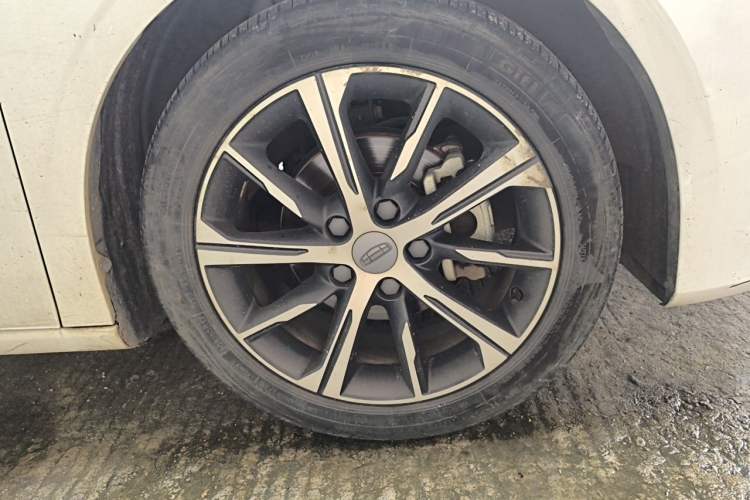 Used Geely Auto Emgrand 2022 4th Generation 1.5L CVT Luxury Model Right Front Wheel Hub