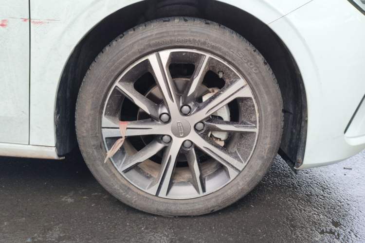 Used Geely Auto Emgrand 2022 4th Generation 1.5L CVT Luxury Model Right Front Wheel Hub