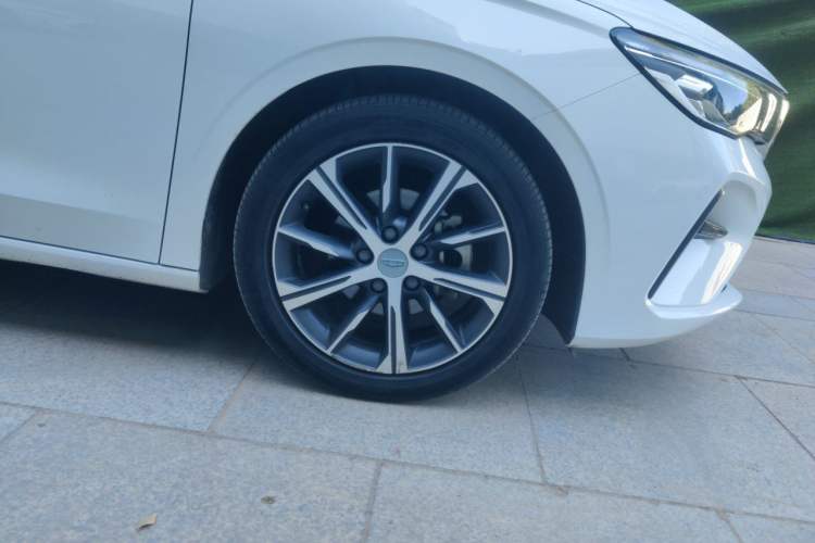 Used Geely Auto Emgrand 2022 4th Generation 1.5L CVT Luxury Model Right Front Wheel Hub