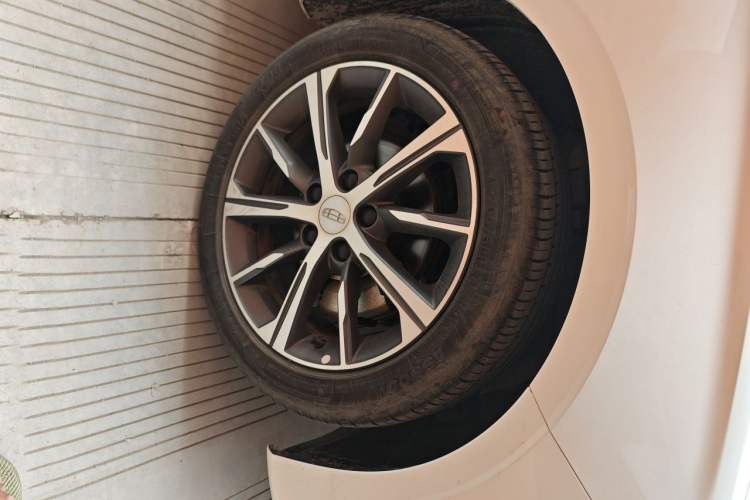 Used Geely Auto Emgrand 2022 4th Generation 1.5L CVT Flagship Model Right Front Wheel Hub