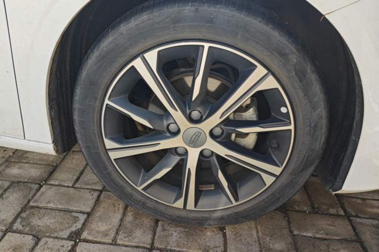 Used Geely Auto Emgrand 2022 4th Generation 1.5L CVT Luxury Model Right Front Wheel Hub