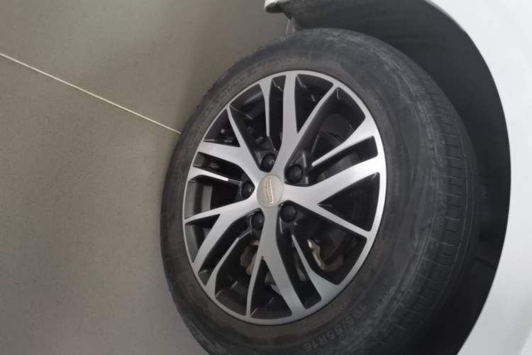 Used Geely Auto Emgrand 2022 4th Generation 1.5L Manual Luxury Model Right Front Wheel Hub