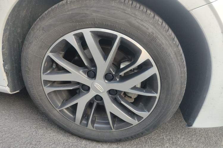 Used Geely Auto Emgrand 2022 4th Generation 1.5L CVT Elite Model Right Front Wheel Hub