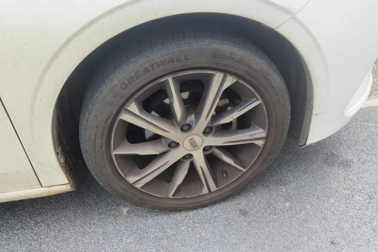 Used Geely Auto Emgrand 2022 4th Generation 1.5L CVT Luxury Model Right Front Wheel Hub