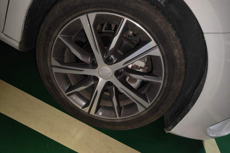 Used Geely Auto Emgrand 2022 4th Generation 1.5L CVT Luxury Model Right Front Wheel Hub