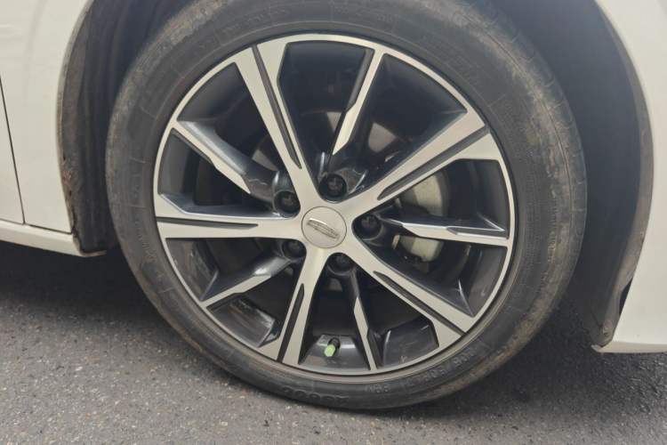 Used Geely Auto Emgrand 2022 4th Generation 1.5L CVT Luxury Model Right Front Wheel Hub