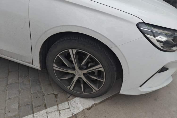 Used Geely Auto Emgrand 2022 4th Generation 1.5L CVT Luxury Model Right Front Wheel Hub