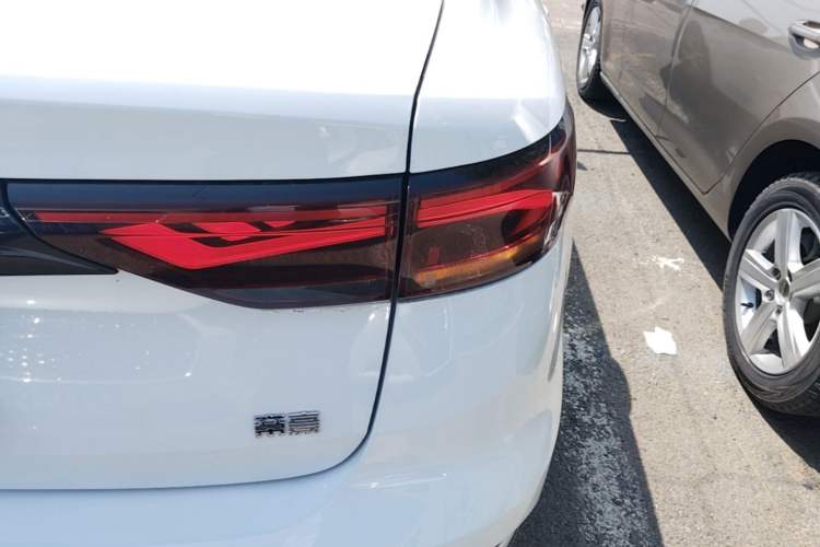 Used Geely Auto Emgrand 2022 4th Generation 1.5L CVT Elite Model Right Rear Taillight