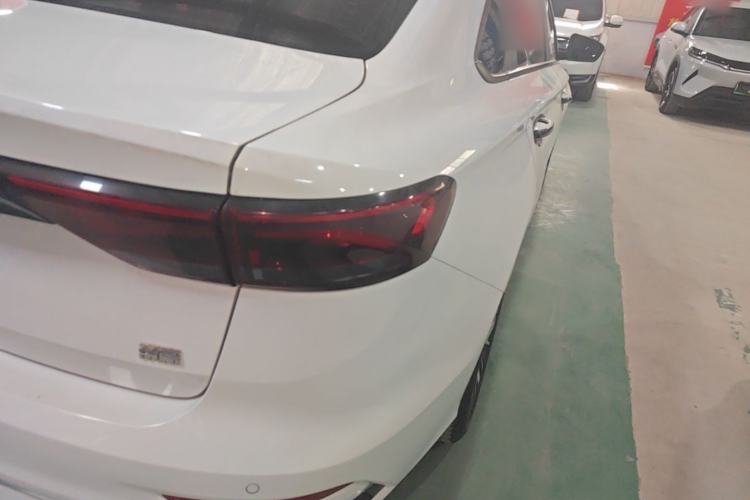 Used Geely Auto Emgrand 2022 4th Generation 1.5L Manual Elite Model Right Rear Taillight