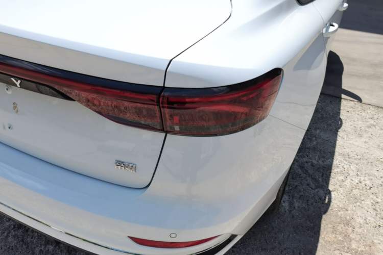 Used Geely Auto Emgrand 2022 4th Generation 1.5L CVT Luxury Model Right Rear Taillight