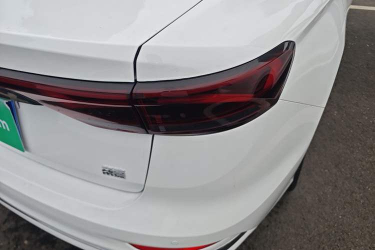 Used Geely Auto Emgrand 2022 4th Generation 1.5L CVT Luxury Model Right Rear Taillight