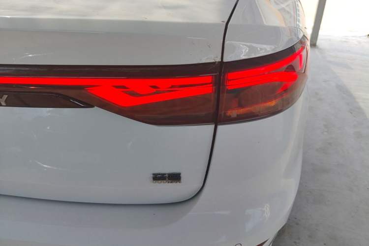 Used Geely Auto Emgrand 2022 4th Generation 1.5L CVT Luxury Model Right Rear Taillight