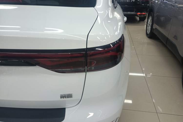 Used Geely Auto Emgrand 2022 4th Generation 1.5L CVT Luxury Model Right Rear Taillight