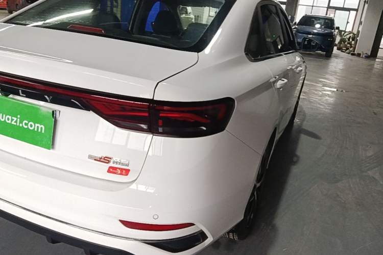 Used Geely Auto Emgrand 2022 4th Generation 1.5L CVT Flagship Model Right Rear Taillight