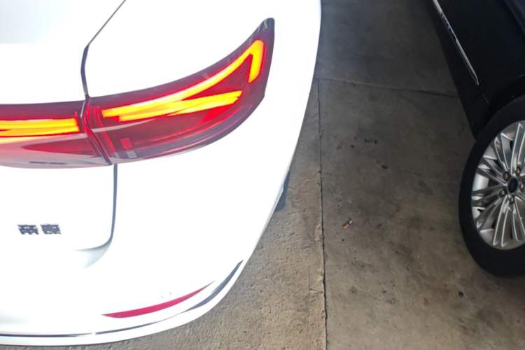Used Geely Auto Emgrand 2022 4th Generation 1.5L CVT Luxury Model Right Rear Taillight