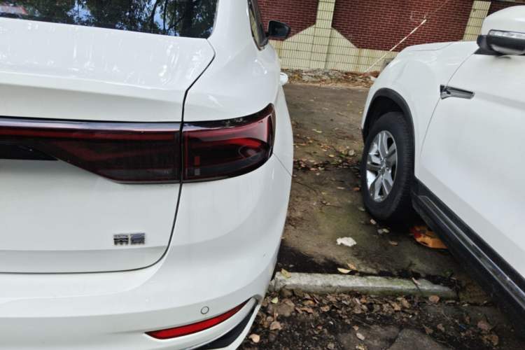 Used Geely Auto Emgrand 2022 4th Generation 1.5L CVT Luxury Model Right Rear Taillight