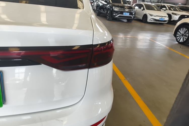 Used Geely Auto Emgrand 2022 4th Generation 1.5L CVT Luxury Model Right Rear Taillight