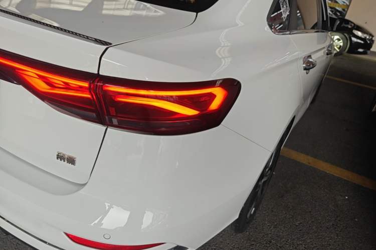 Used Geely Auto Emgrand 2022 4th Generation 1.5L CVT Luxury Model Right Rear Taillight