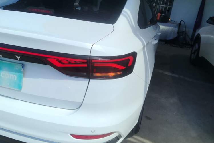 Used Geely Auto Emgrand 2022 4th Generation 1.5L CVT Luxury Model Right Rear Taillight