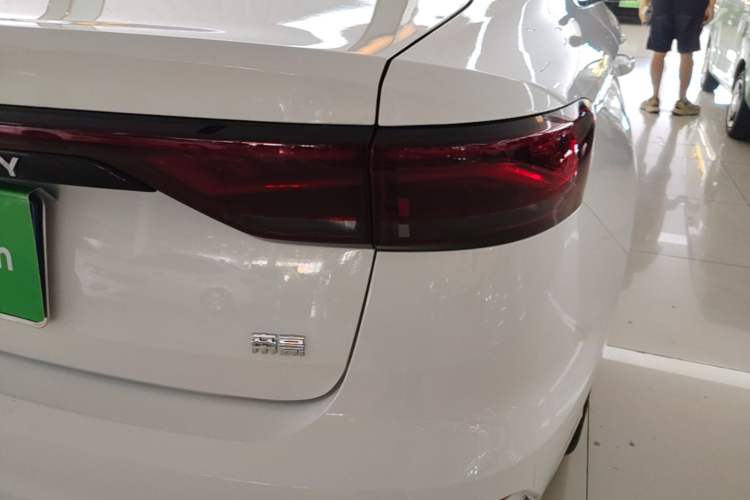 Used Geely Auto Emgrand 2022 4th Generation 1.5L CVT Luxury Model Right Rear Taillight