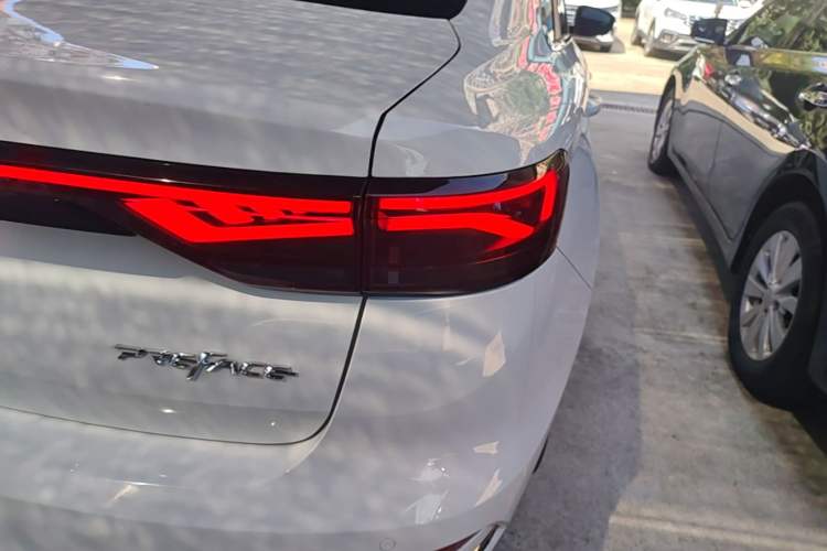 Used Geely Auto Emgrand 2022 4th Generation 1.5L CVT Luxury Model Right Rear Taillight