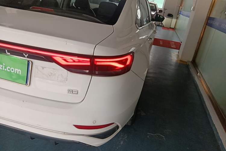 Used Geely Auto Emgrand 2022 4th Generation 1.5L CVT Luxury Model Right Rear Taillight