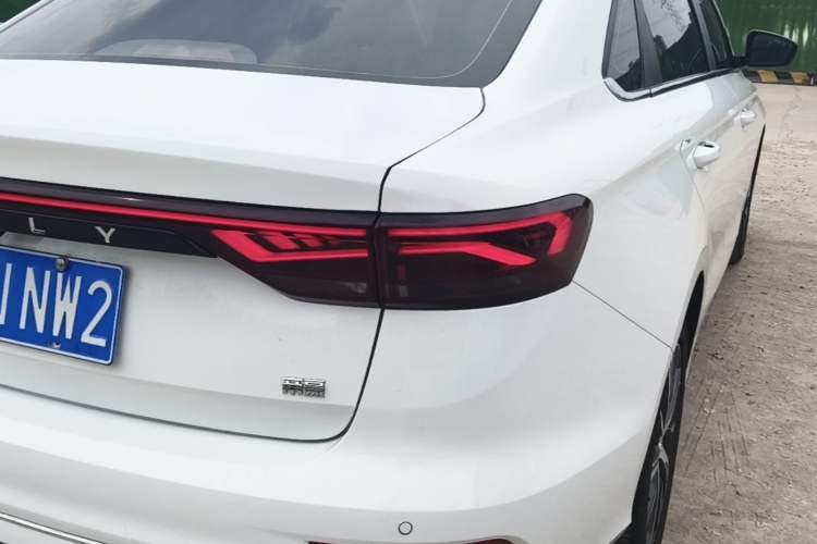 Used Geely Auto Emgrand 2022 4th Generation 1.5L CVT Luxury Model Right Rear Taillight
