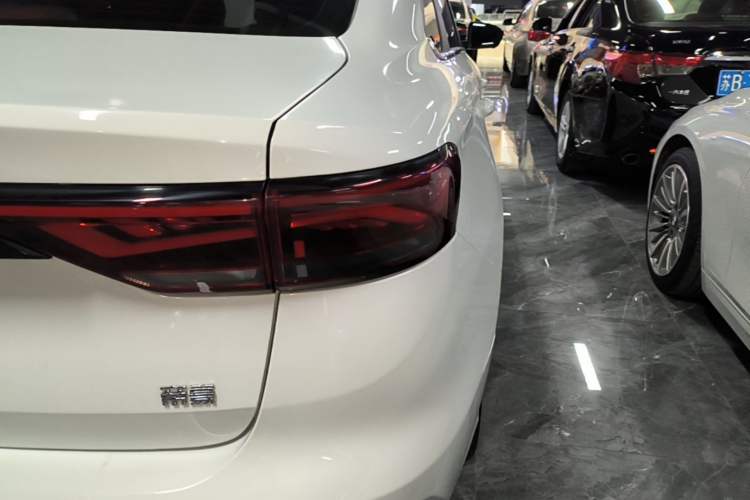 Used Geely Auto Emgrand 2022 4th Generation 1.5L CVT Flagship Model Right Rear Taillight